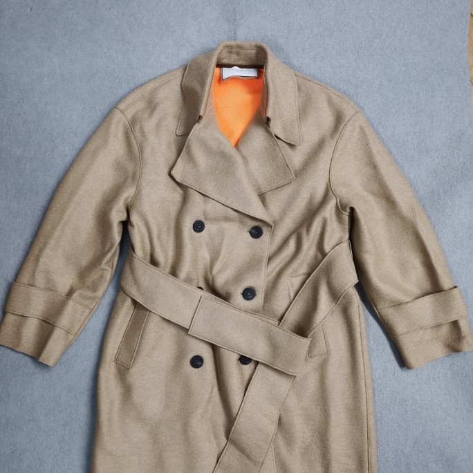 驼色落肩双排扣女士羊毛呢长大衣