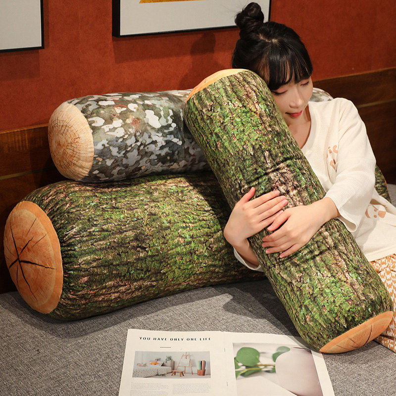 宝宝抱着睡觉公仔生日礼物道具