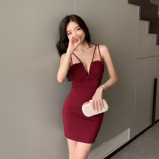 夜场辣妹超低胸性感吊带包臀连衣裙修身显瘦夜店酒红色名媛小礼服