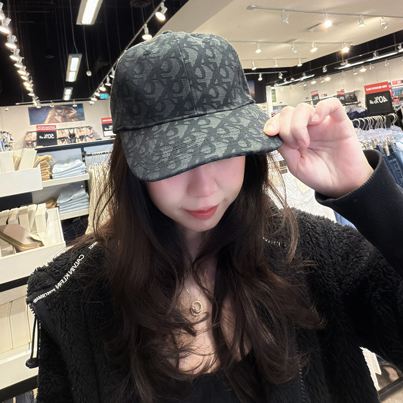Calvin Klein CK女士满纹Logo时尚休闲户外棒球帽鸭舌帽帽子CW709