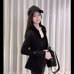 Calvin Klein CK女士舒适春夏季亲肤高弹力连帽运动开衫卫衣CW22