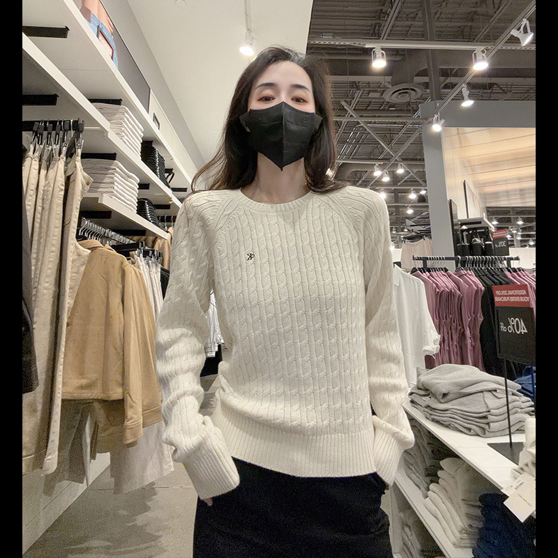 Calvin Klein CK女士新款圆领麻花纹长袖套头针织衫毛衣CW796