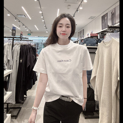 CK女士纯棉宽松时尚T恤