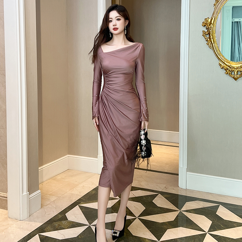 御姐风情万种的裙子女新款秋冬小众设计感显瘦打底内搭连衣裙