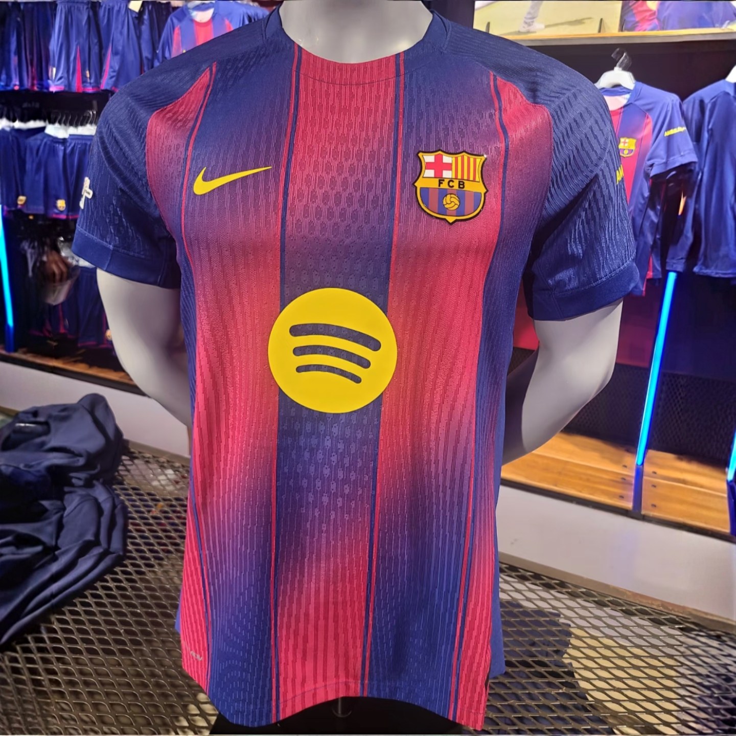 Nike耐克25-26赛季巴塞罗那主场球员版足球运动球衣HJ4544-456