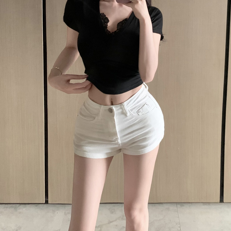丰胯黑色腿精女生都要有的韩漫身材白色牛仔短裤女图片