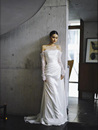 迎宾纱白色缎面新娘结婚出门纱 气质法式 轻婚纱2024新款 一字肩长袖