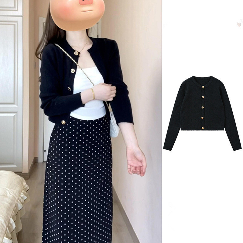 小香风金扣黑色针织开衫女2025秋季新款修身圆领短款毛衣外套上衣