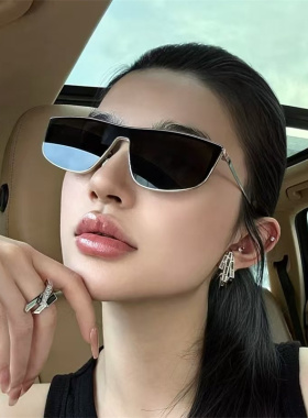 黑色大框连体黑色墨镜时尚潮女