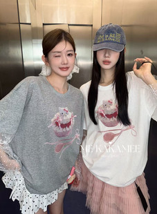 ME KAKAMEE夏新品 喷画蛋糕KT拼接蕾丝袖设计感大版长袖T恤 9535
