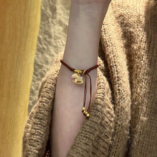 滴釉沙金木马编织手链2026马年本命年红绳可爱吊坠显手白手饰女