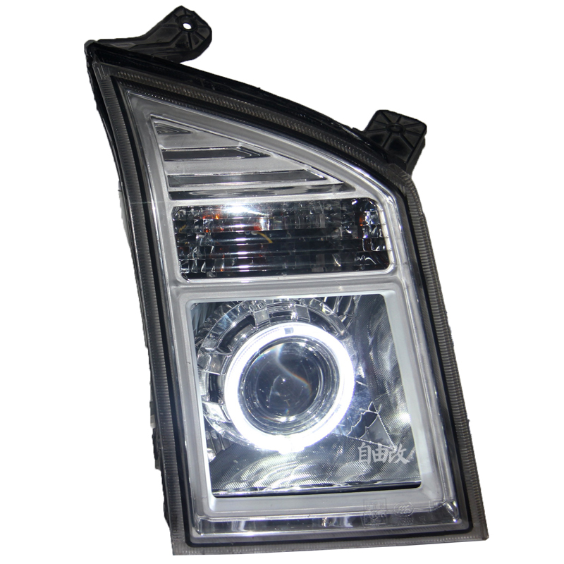 夜间行车更安全大灯总成东风