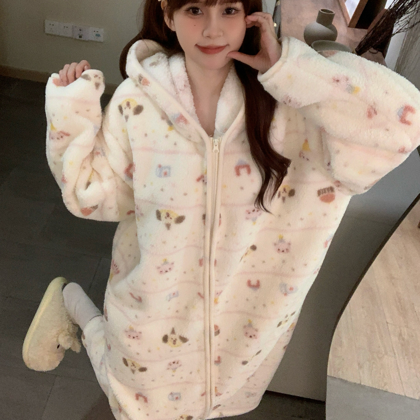 珊瑚绒睡衣女款秋冬季加厚保暖宽松拉链长款可爱家居服可外穿睡袍
