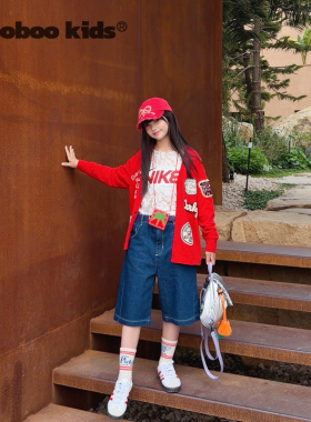 墨宝童装 _徽章贴布绣日系早春户外自然红色运动开衫+蓝牛仔中裤