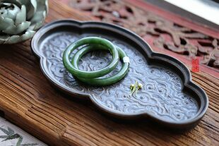 《行舟绿水前》特。天然和田玉俄料老坑碧玉古典圆条油润手镯