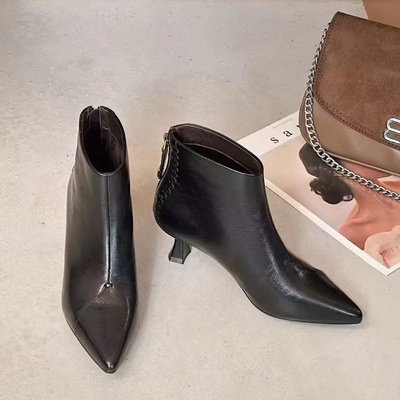 2025年秋冬新款靴欧货胎羊皮尖头小猫跟真皮细跟法式及踝短靴子潮