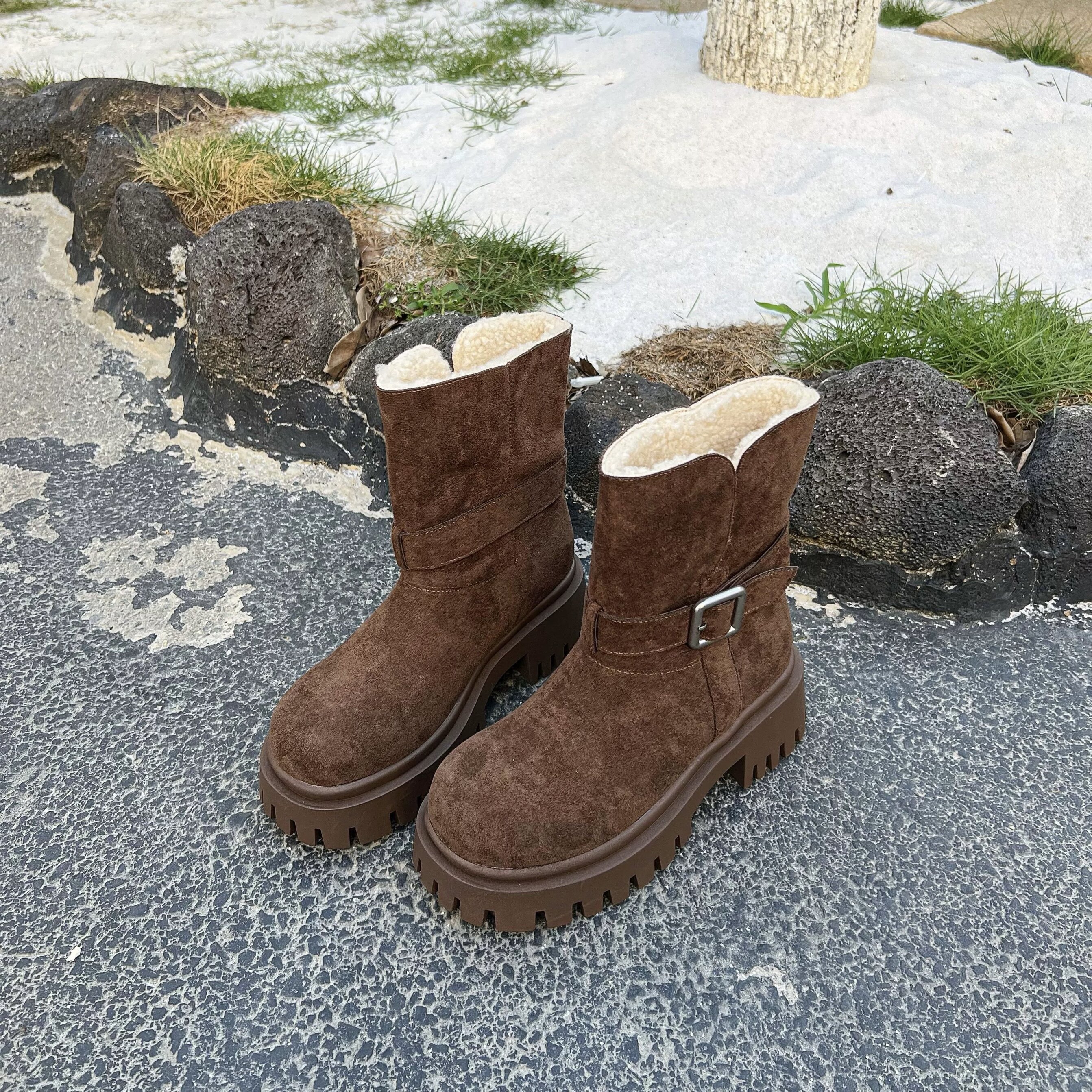 6公分厚底加厚绒雪地靴马丁靴女2025冬季风短靴百搭休闲皮靴子