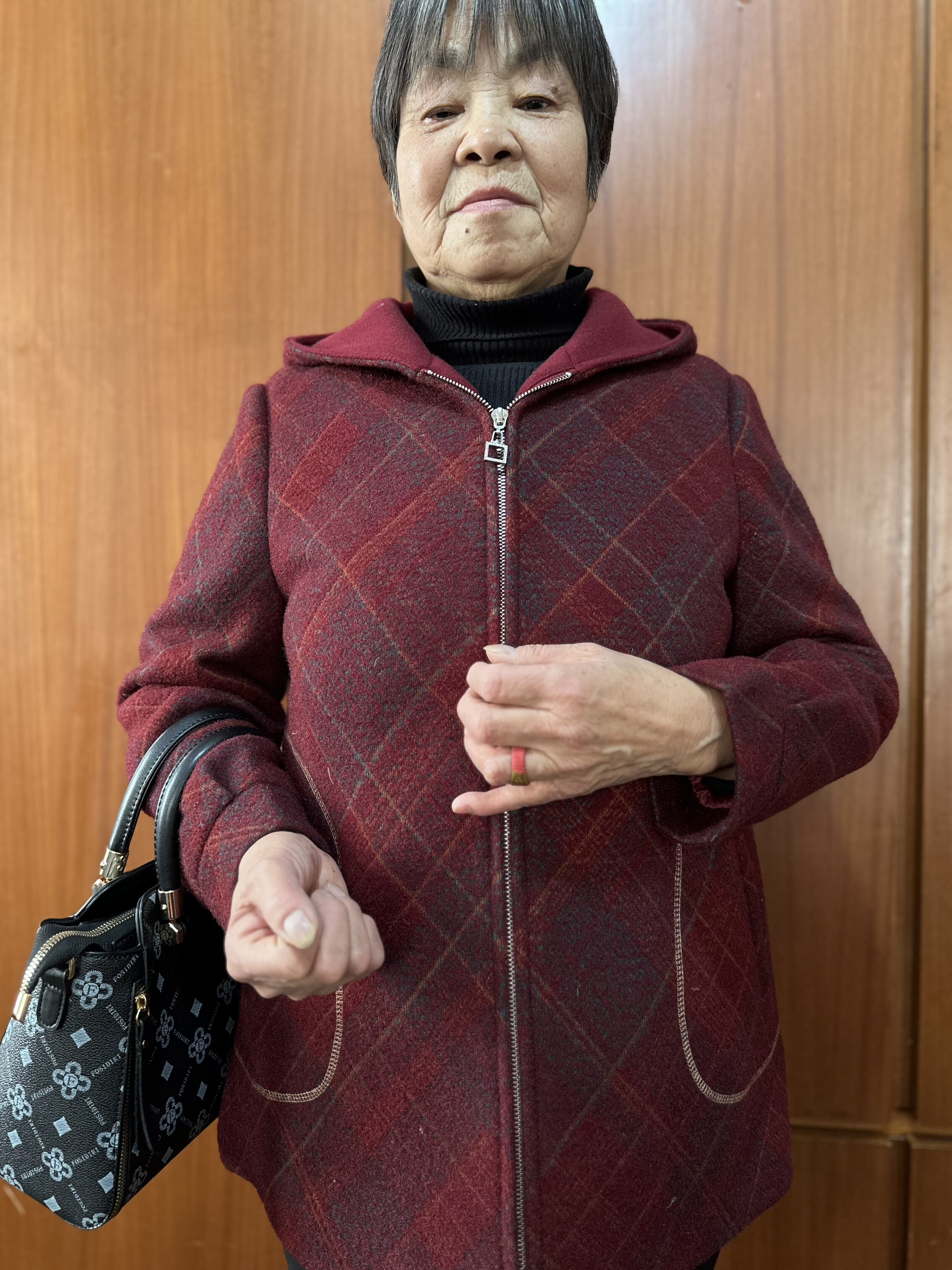 商场同款2023秋冬款大码宽松时尚妈妈装上衣中老年金貂绒毛呢外套