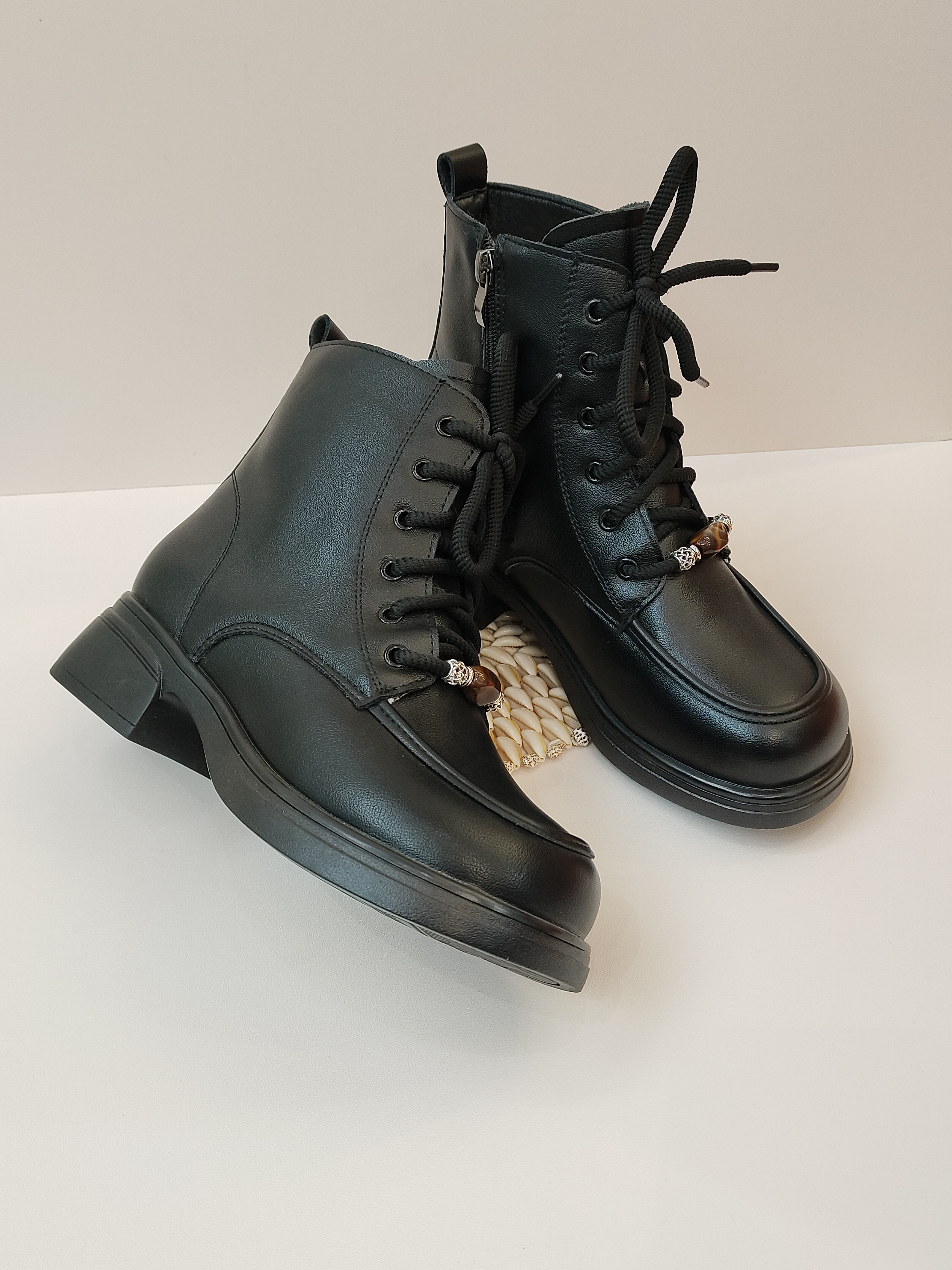 43特大码妈妈棉靴冬季新款加厚绒女靴侧拉链防滑底马丁靴41-42鞋