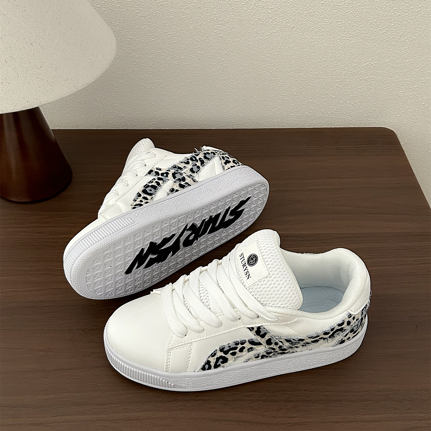 白迷彩小众百搭小白鞋女鞋2025年冬季新款学生板鞋休闲运动鞋