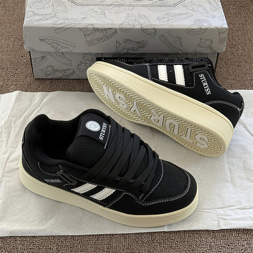 磨砂黑流行男鞋休闲板鞋ins情侣百搭面包鞋2025秋季新款运动鞋