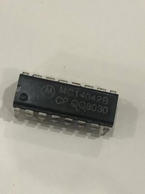 MC14042BCP  DIP16 专业电子元器件一站式配单 MC14046BCP  DIP16