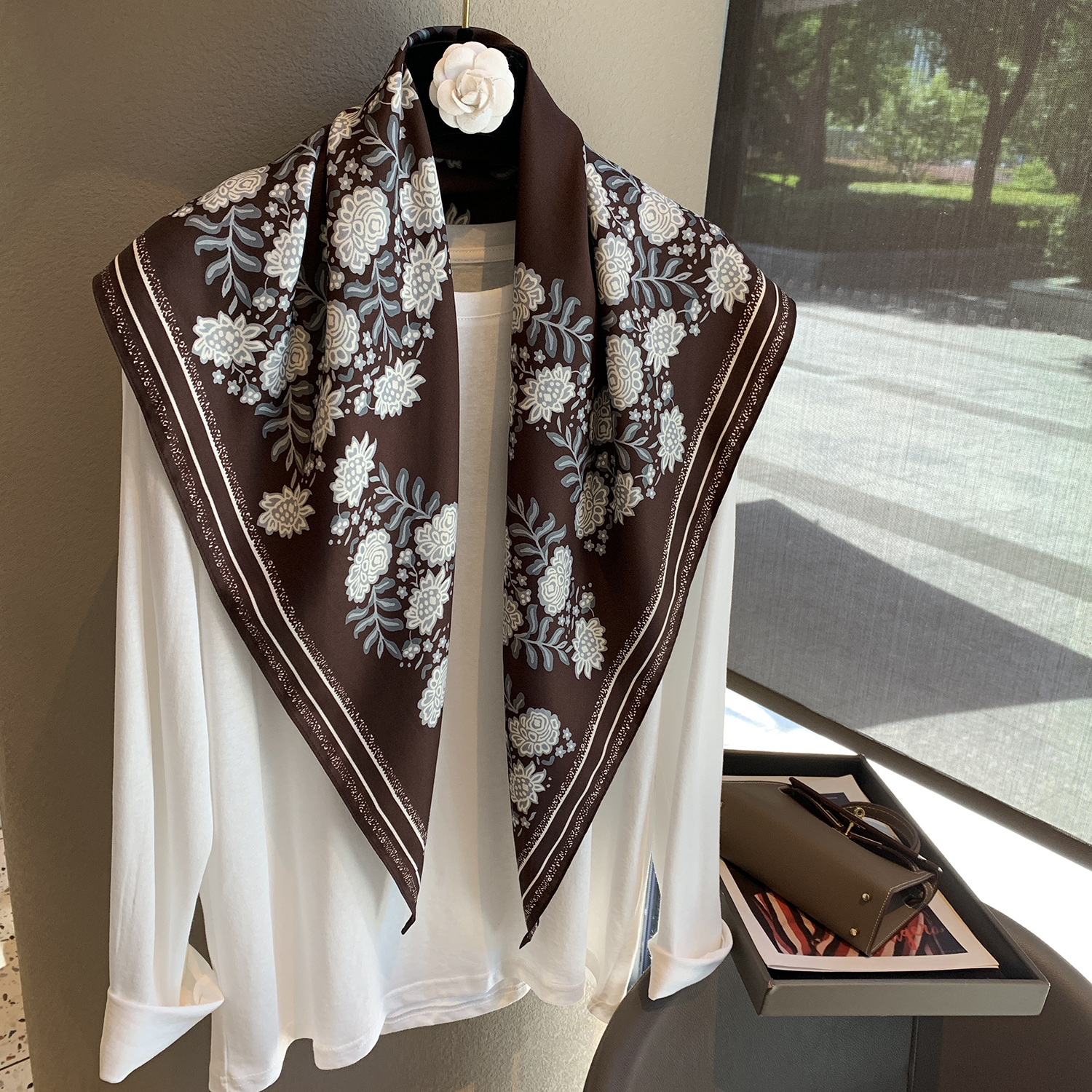 大三角封腰屁帘韩版花朵气质百搭斜纹丝巾围巾领巾女四季通用百搭