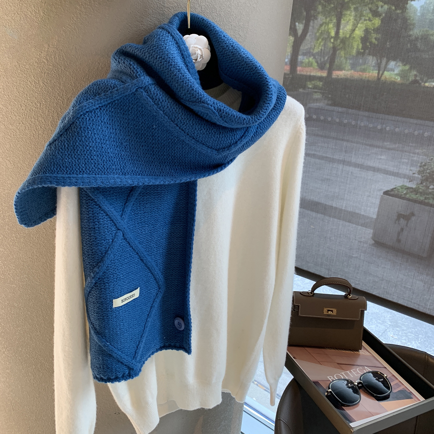 复古蓝色针织钮扣款围巾女秋冬保暖百搭高级感围脖两用披肩