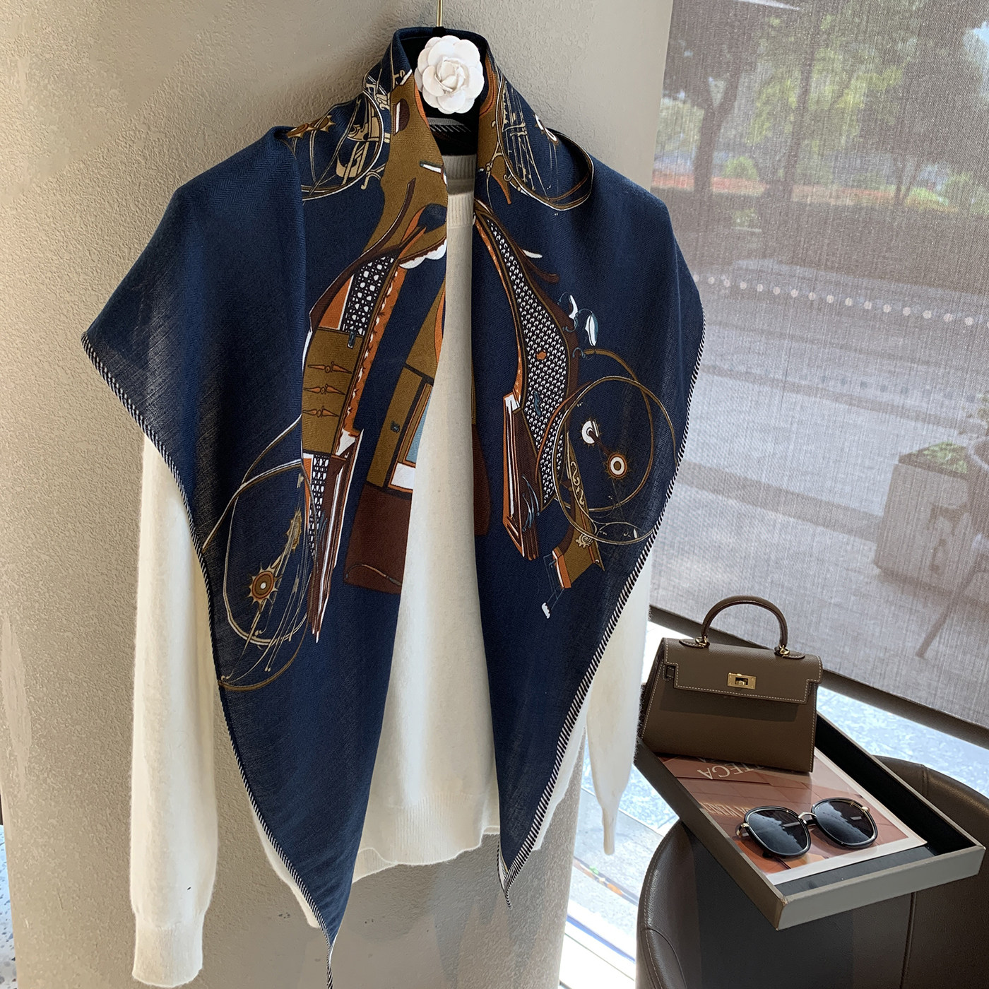 美拉德复古三角巾女士百搭马车印花丝绒冬季围巾披肩腰封,服饰配件/皮带/帽子/围巾,围巾/丝巾/披肩,淘宝优惠券,粉丝福利购,淘宝优惠卷