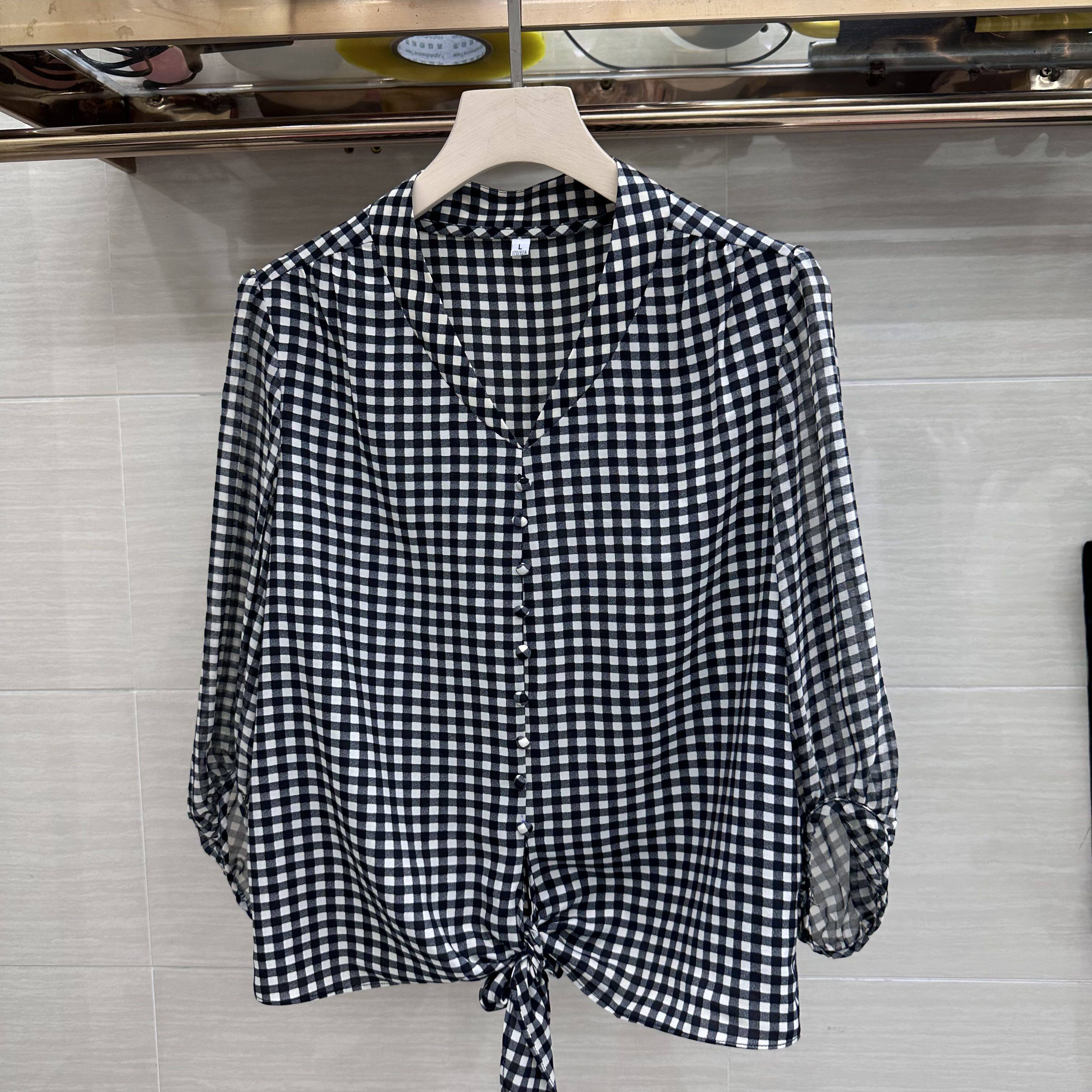 2026新款春季女装时尚V领七分袖遮肚显瘦套头格子打底雪纺衫