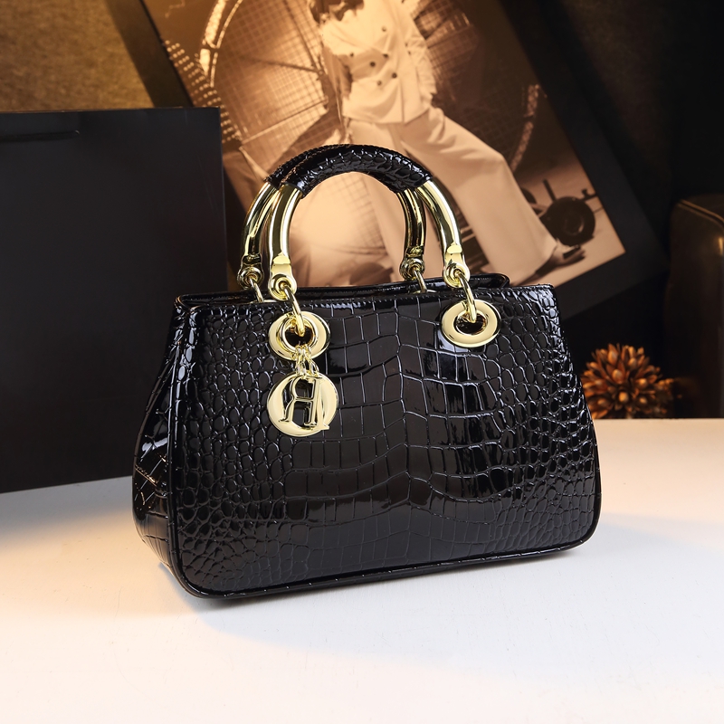 2025新款时尚鳄鱼纹大气高级感包包女斜挎手提包真皮女包大容量潮