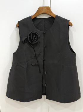 JD623欧洲站26春珍珠单排扣立体盘花朵圆领A字设计感减龄马甲外套