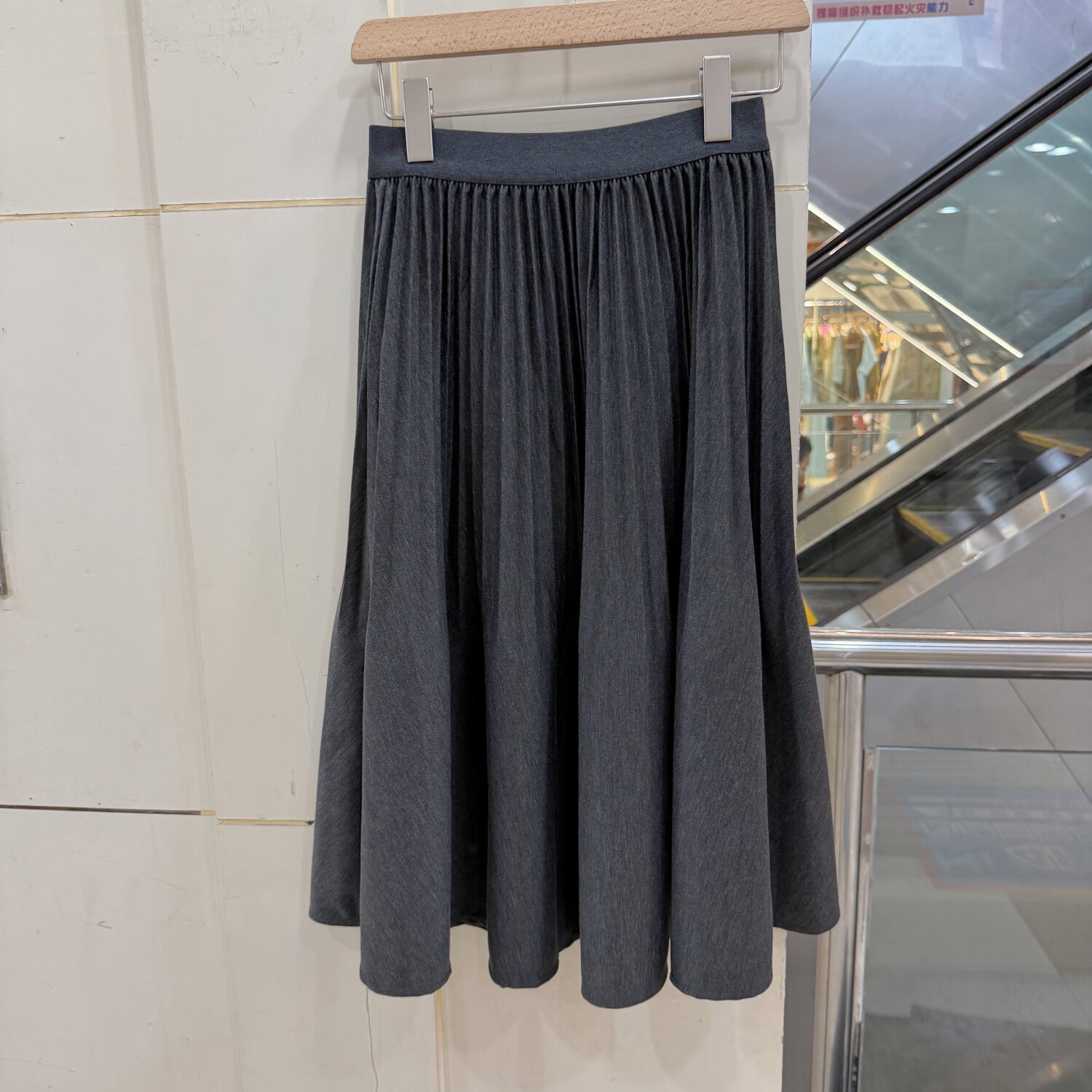 743-9052 欧货女装2026秋季款韩版通勤松紧腰显瘦垂感百褶半身裙