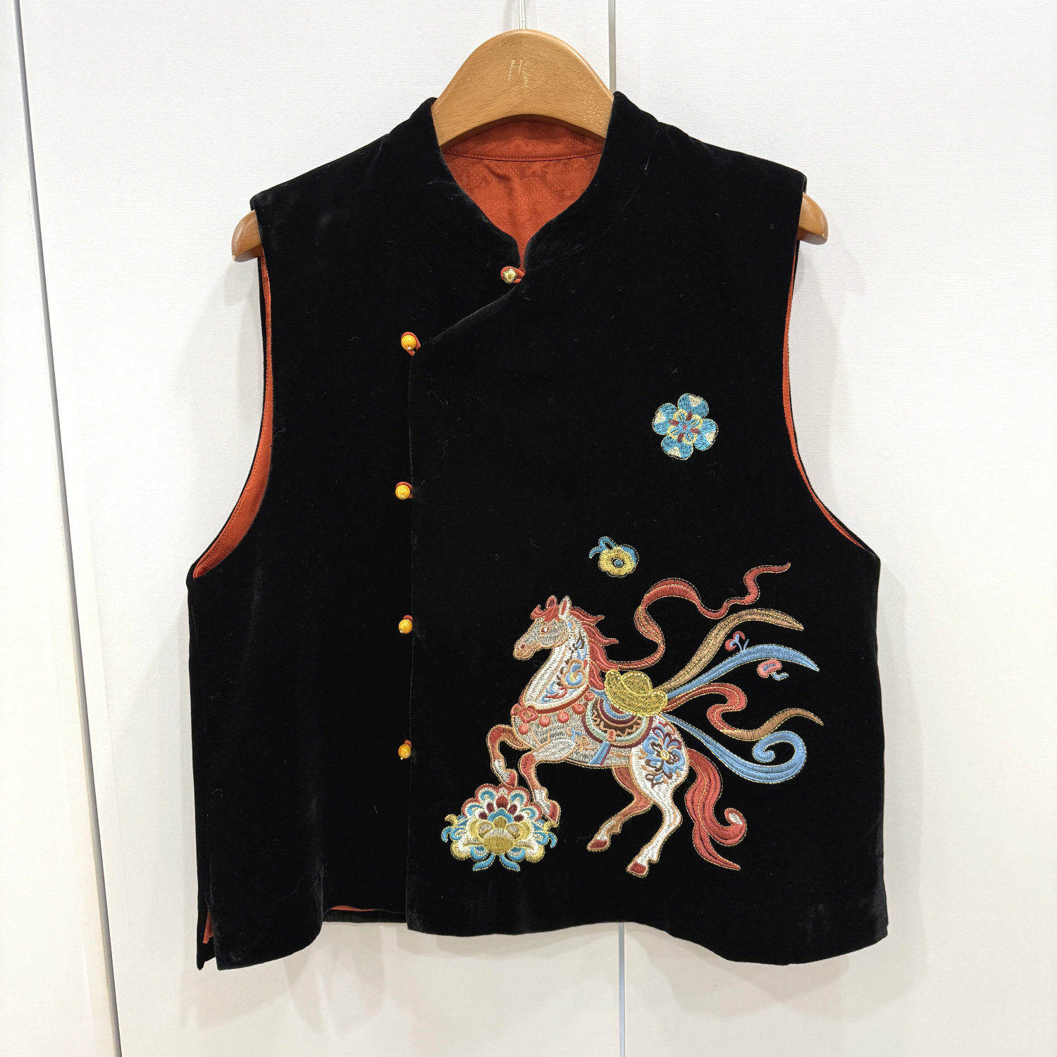 26661欧洲站2026春新中式设计感重工串珠刺绣国风单排扣马甲外套,女装/女士精品,上衣,淘宝优惠券,粉丝福利购,淘宝优惠卷