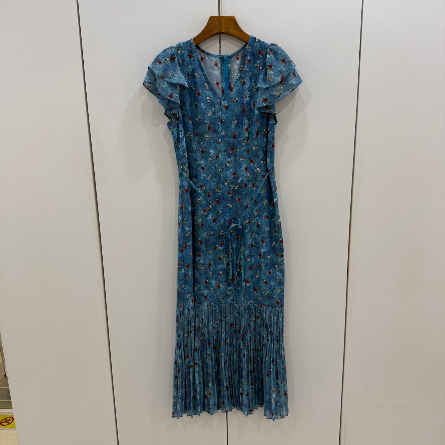 L69137欧货法式温柔风V领碎花连衣裙女荷叶袖收腰显瘦中长鱼尾裙