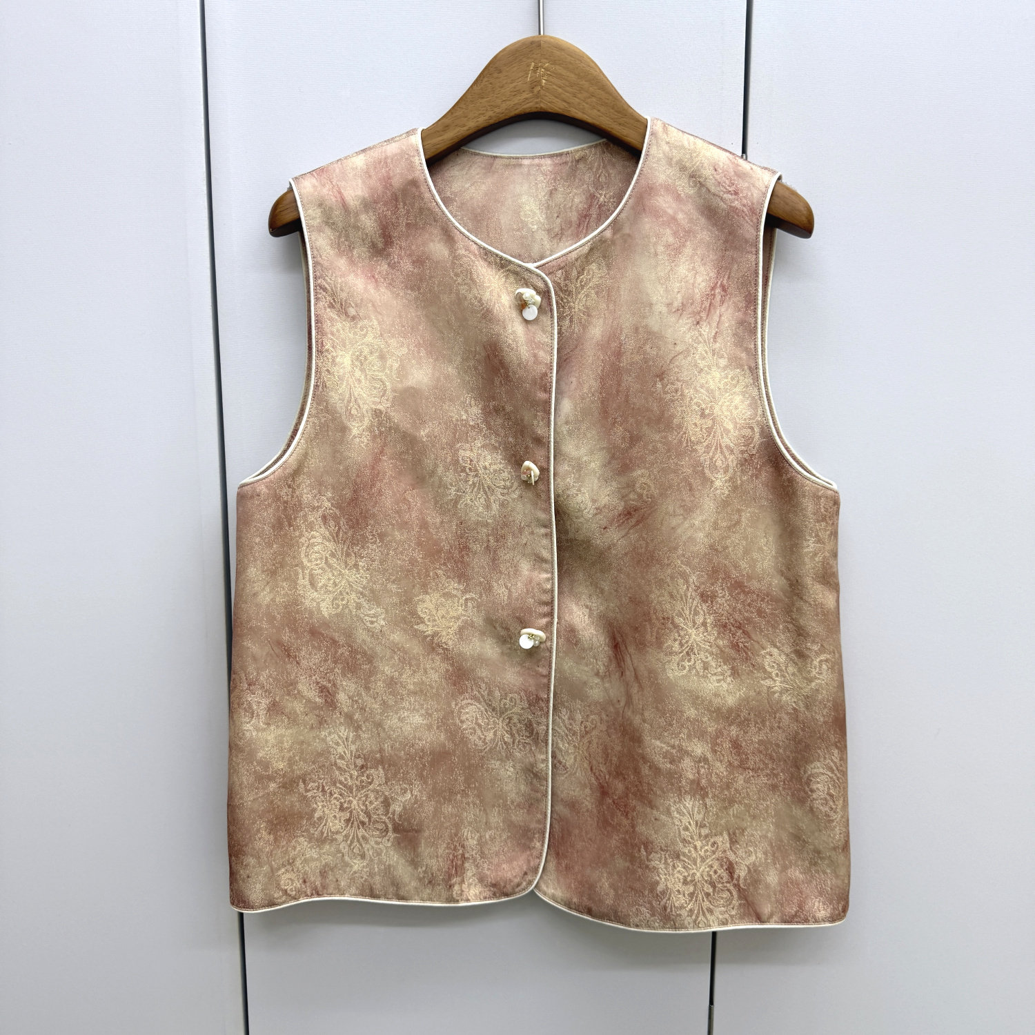 26069欧洲站2026春新款时尚百搭国风圆领提花气质单排扣撞色马甲