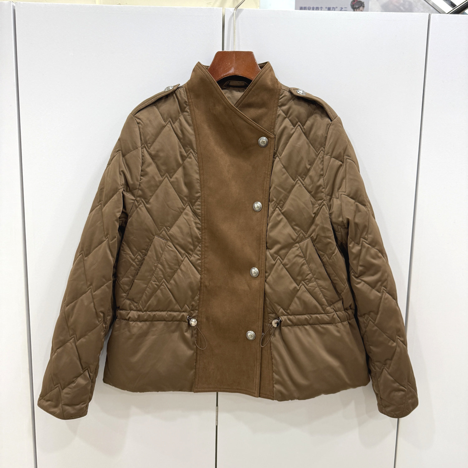 Y502385欧洲站2025冬麂皮绒拼接门禁立领抽绳收腰小个短装羽绒服