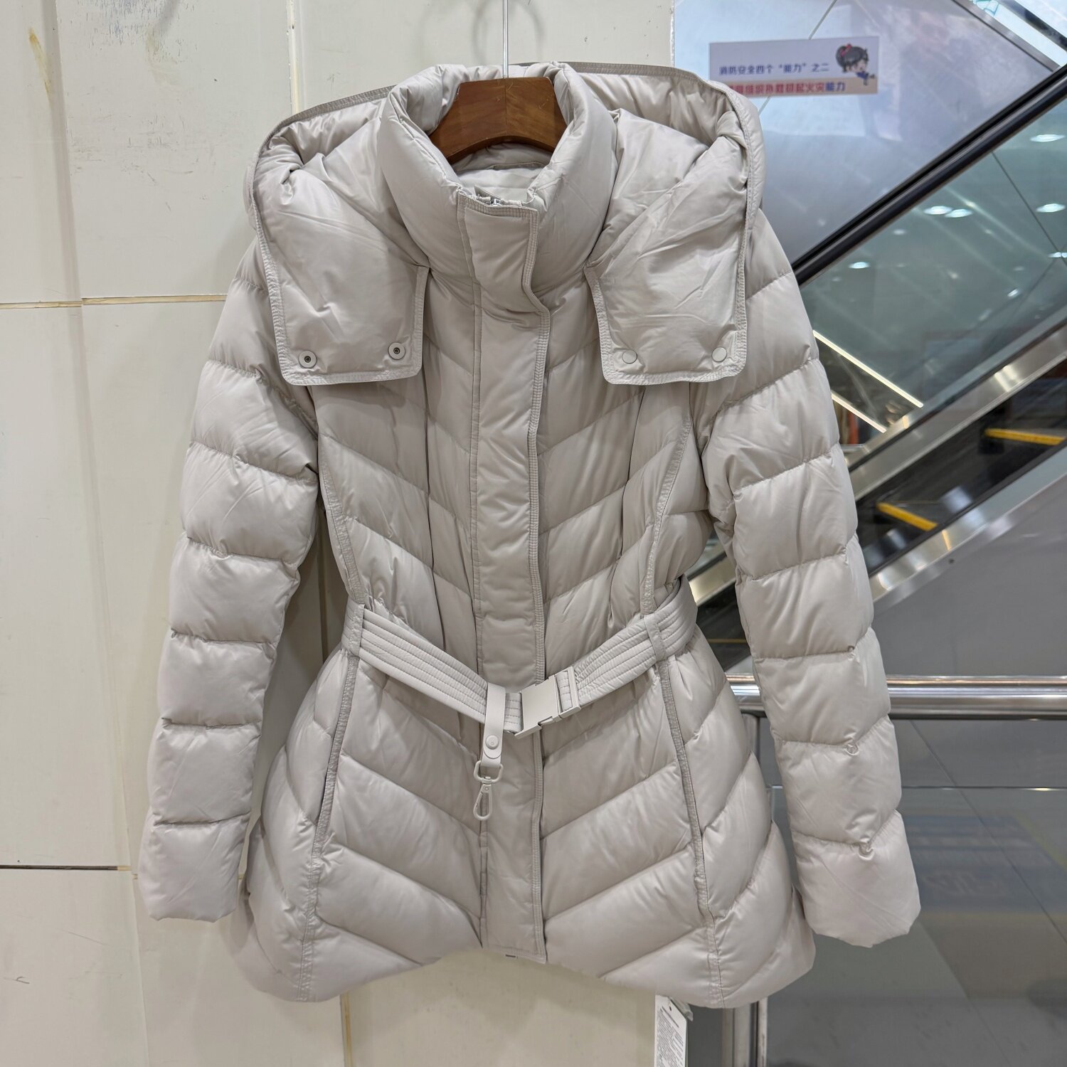 OF E6223连帽轻薄羽绒服女中长款束腰显瘦百搭90鹅绒保暖外套冬装