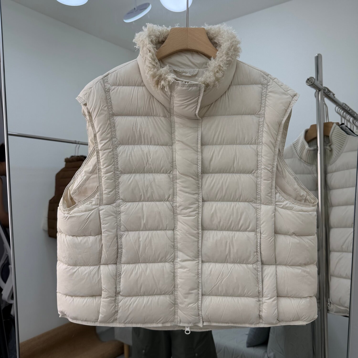 H66902欧货毛毛立领排骨羽绒马甲女短款小个子泡芙90鸭绒保暖外套