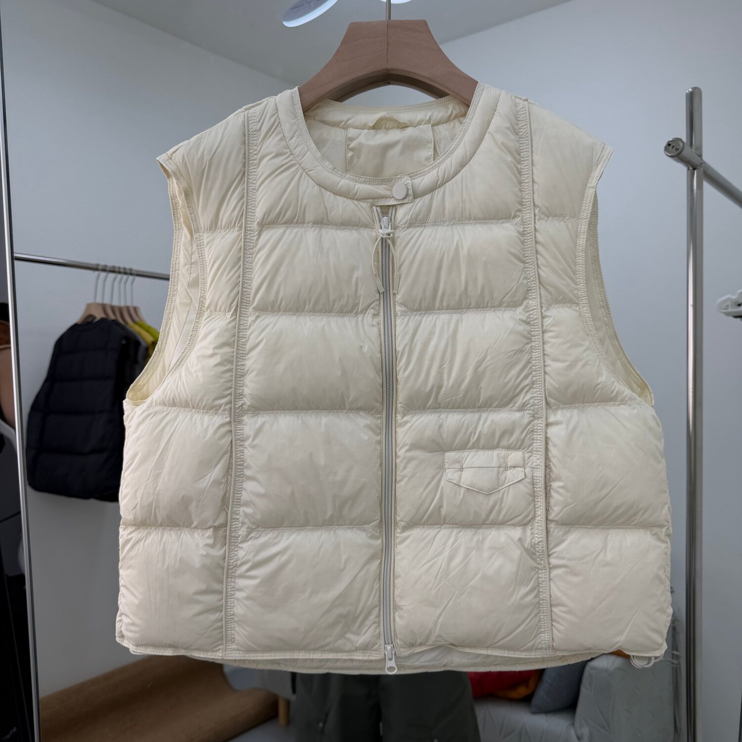 66101欧货韩版宽松羽绒马甲女短款百搭保暖轻薄90鸭绒泡芙外套冬