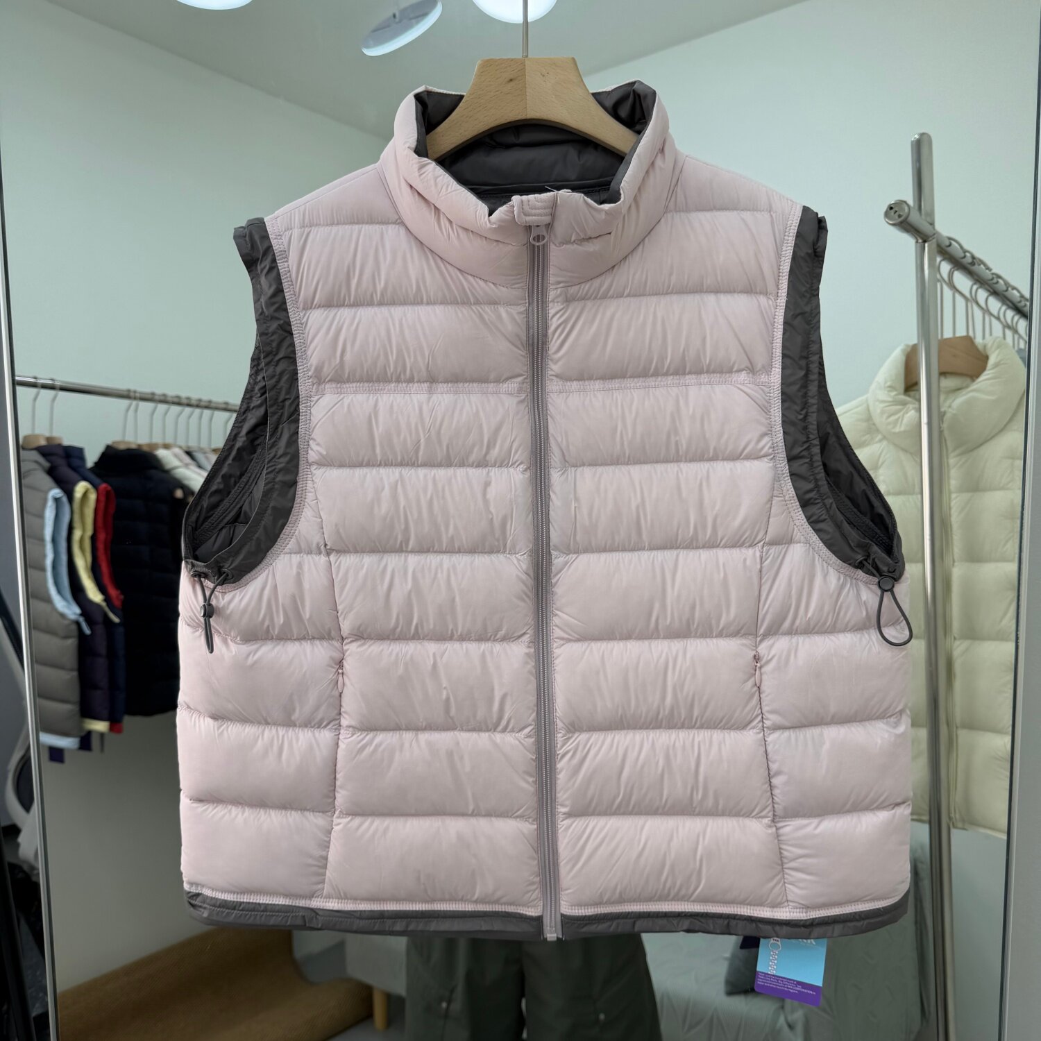 892619欧货立领撞色羽绒马甲女短款百搭显瘦减龄泡芙95白鸭绒外套