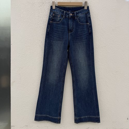 Q FASHION JEANS佐拿 芭度玄风8661九分显瘦微喇牛仔裤女喇叭裤秋