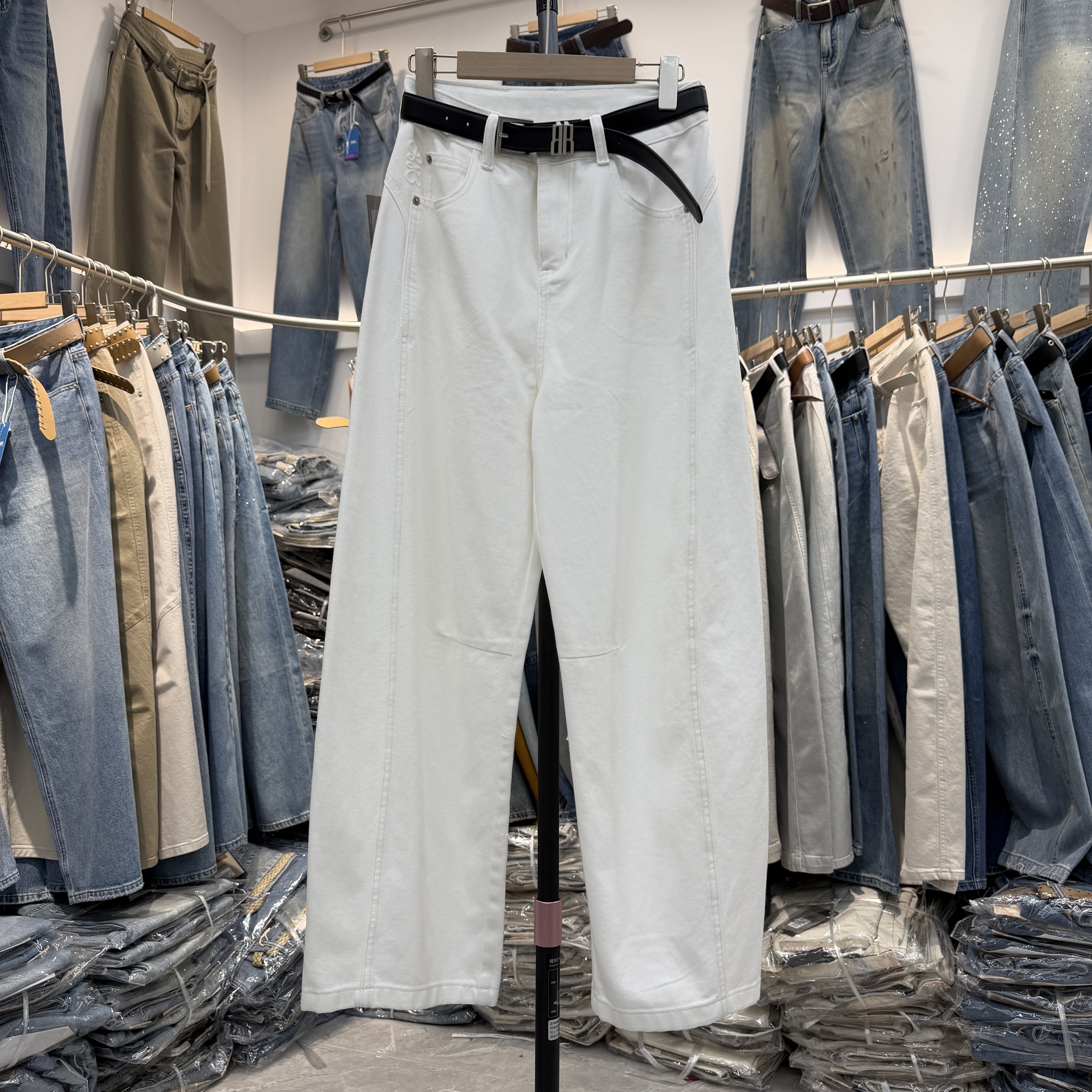 Jeans阿凡牛5538 春款韩版显瘦宽松高腰刺绣牛仔弯刀裤女阔腿筒裤