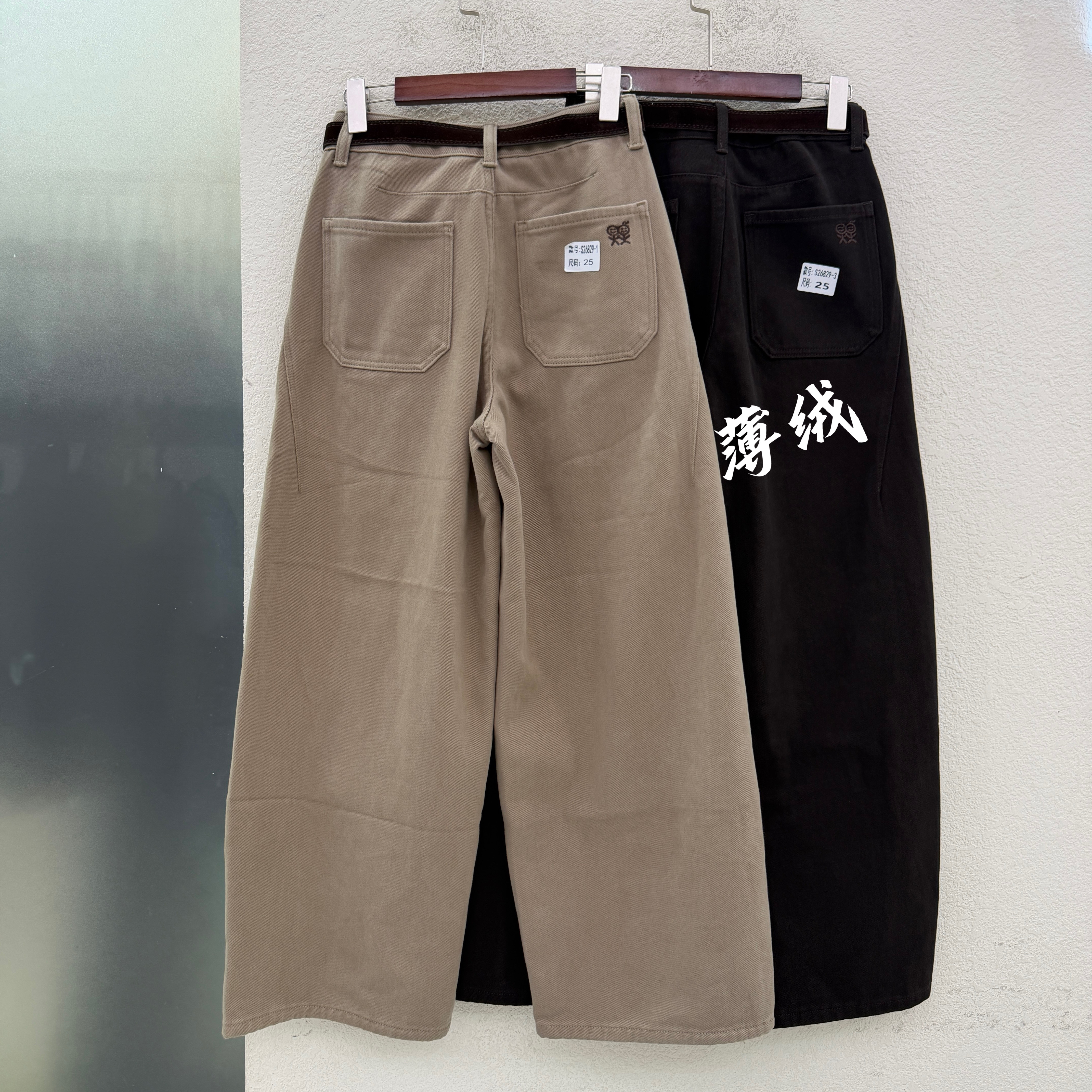 欧货JEANS金蚂蚁26829牛仔裤女植绒火柴人刺绣弯刀镰刀裤2026冬款