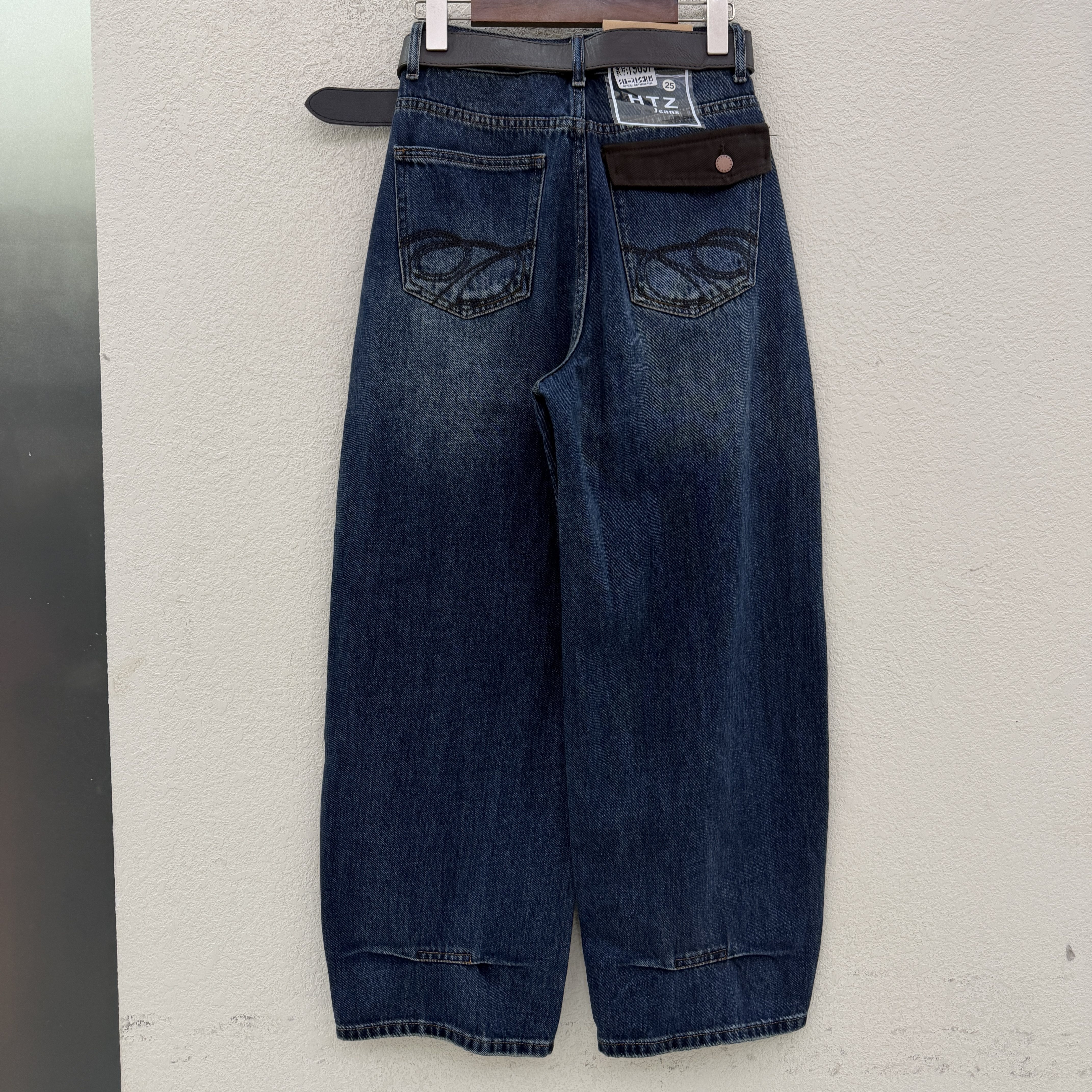 秋款JEANS红提子19097牛仔裤女高腰猫须弯刀裤翻盖刺绣束脚裤2026