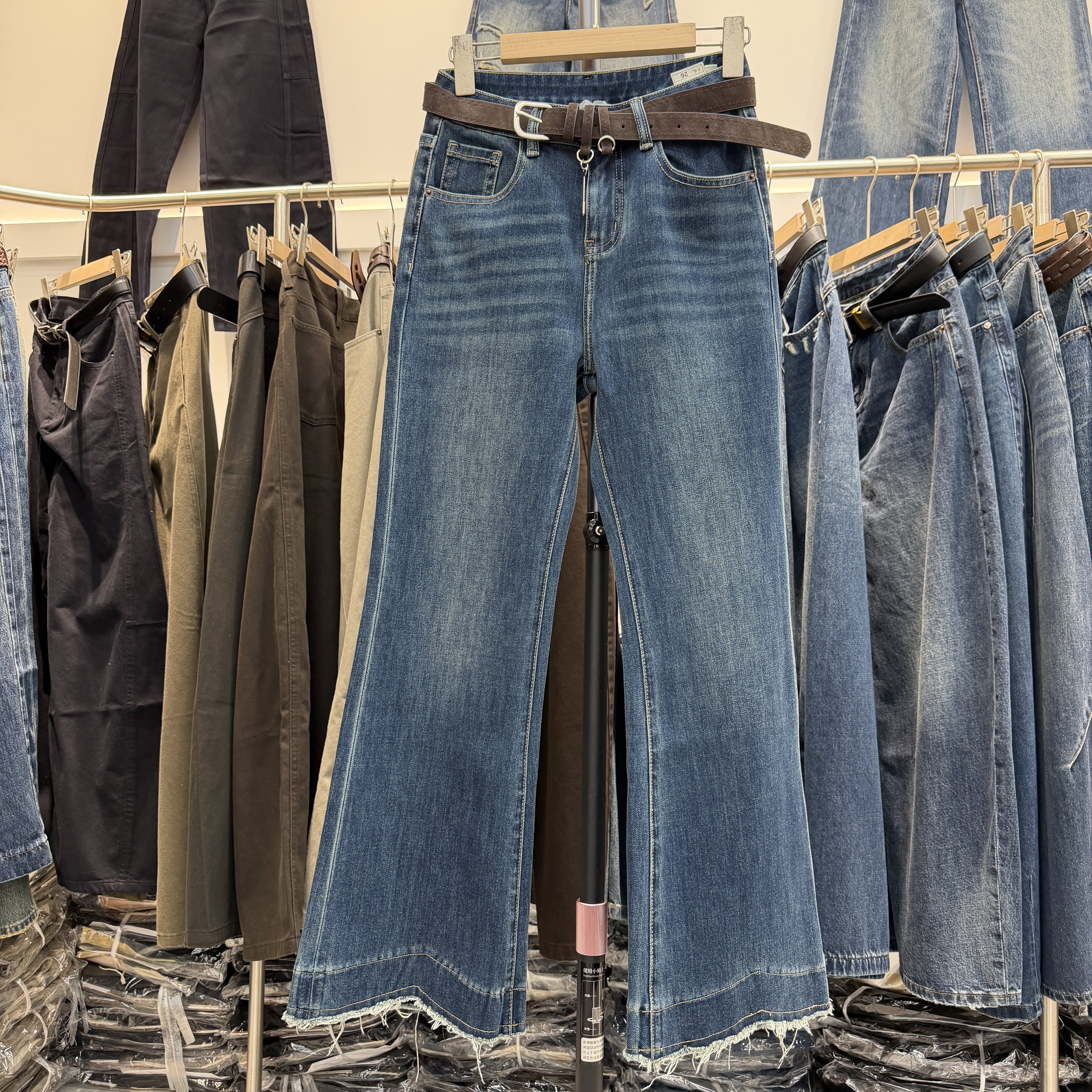 2026秋款A FASHION JEANS阿凡牛67840显瘦微喇牛仔裤女喇叭裤九分