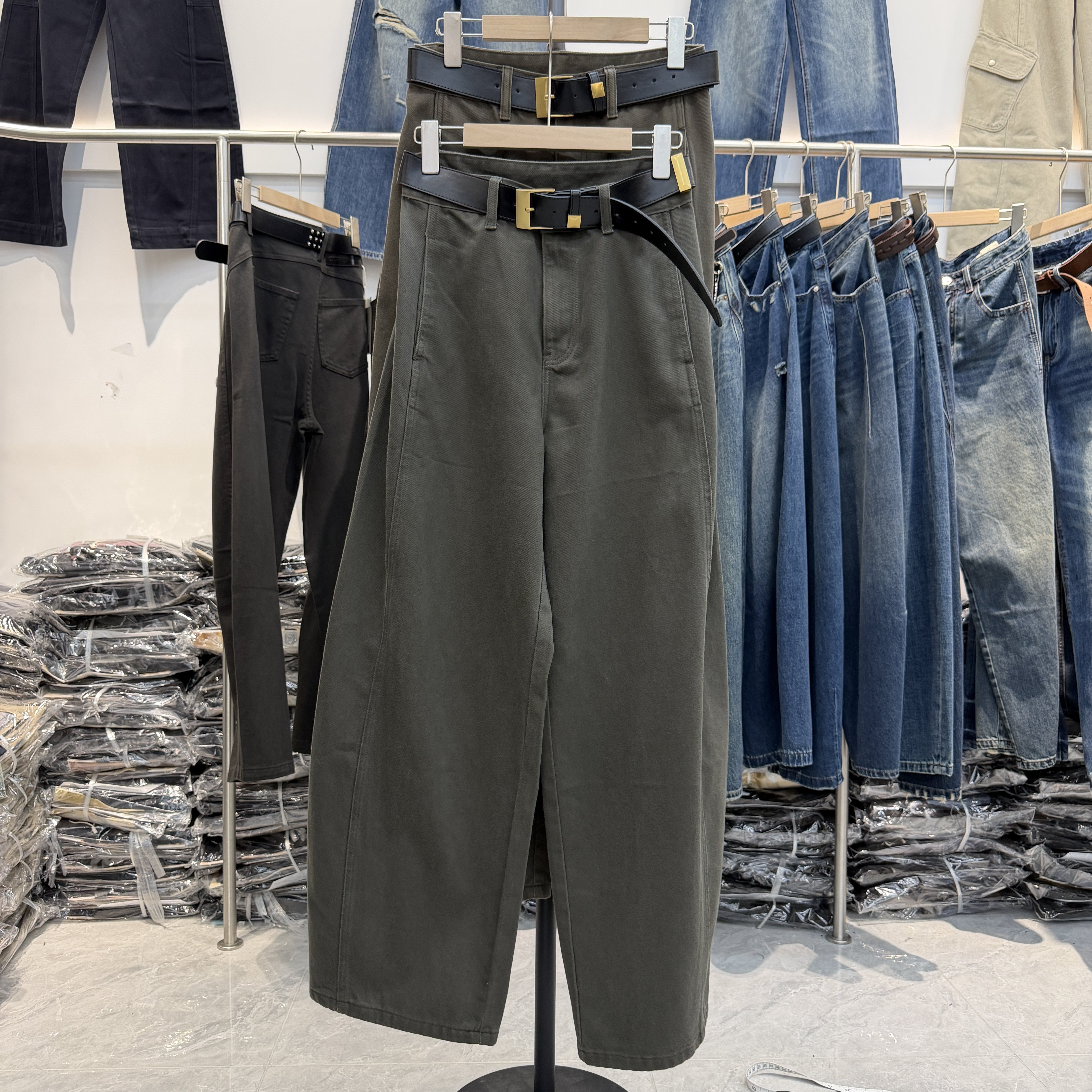 2026秋款MADEIN CHINA JEANS沫子18808显瘦弯刀牛仔裤女压线拖地