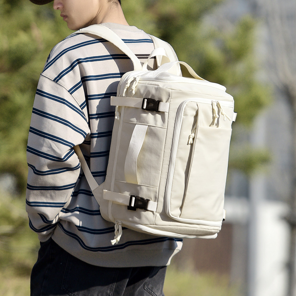 大容量双肩包轻便多层口袋可扩展出差旅行包高颜值休闲通勤电脑包