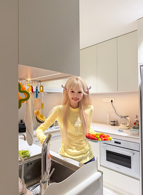 JMJ 美式设计感铆钉十字架长袖T恤女修身显瘦百搭运动打底上衣