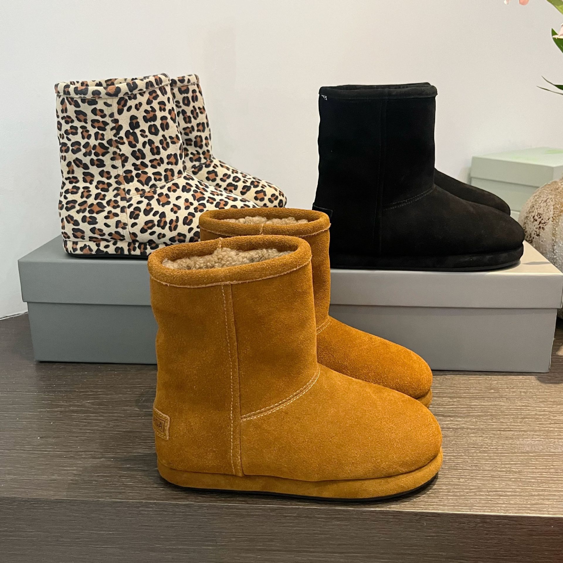 真皮豹纹雪地靴女2025新款冬季加绒保暖棉鞋防滑面包鞋中筒雪地鞋